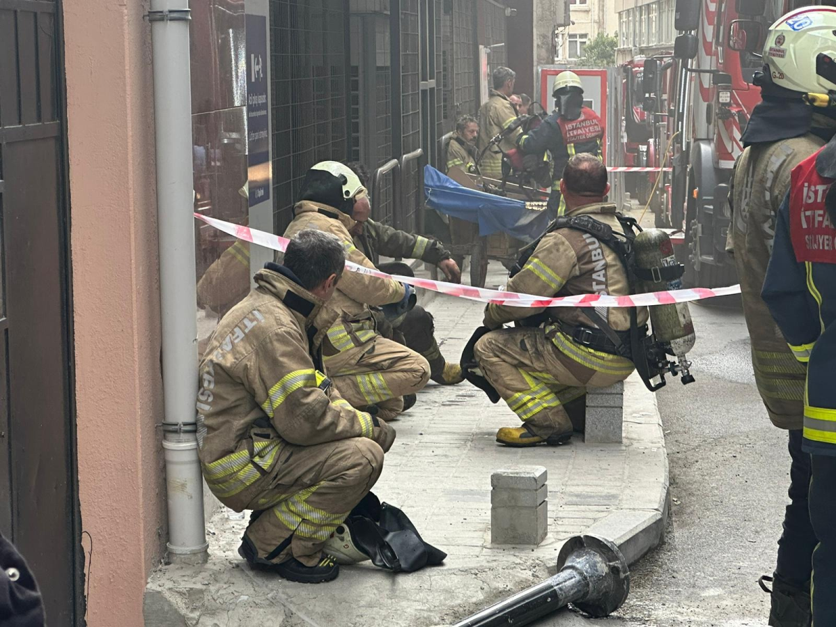 Son dakika... İstanbul'un göbeğinde korkutan yangın!