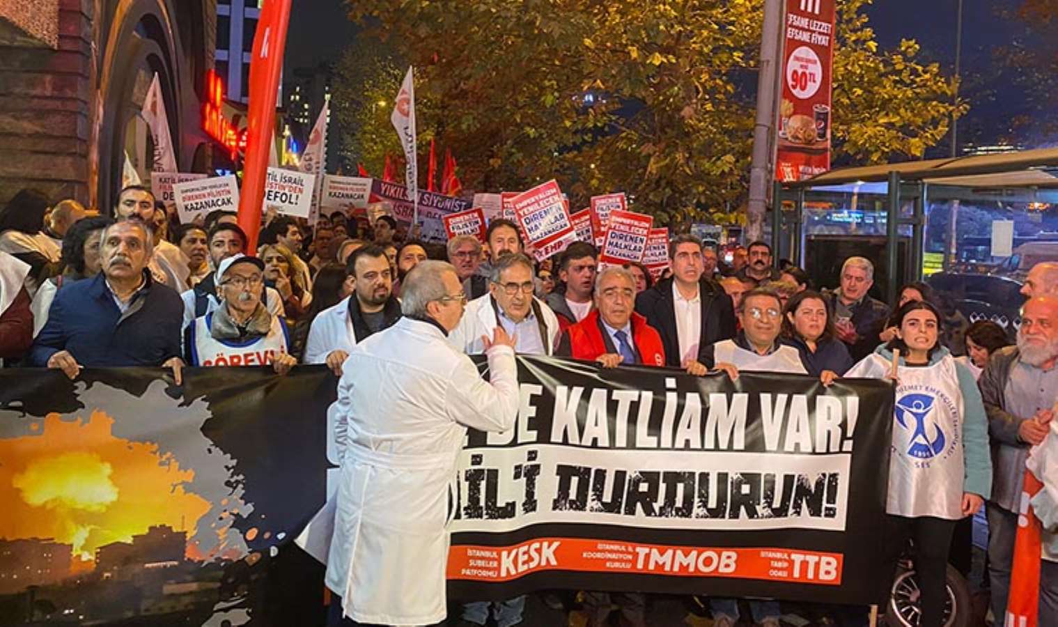 İstanbul Levent'te 'İsrail' protestosu: Doktorlar beyaz önlükleriyle katıldı