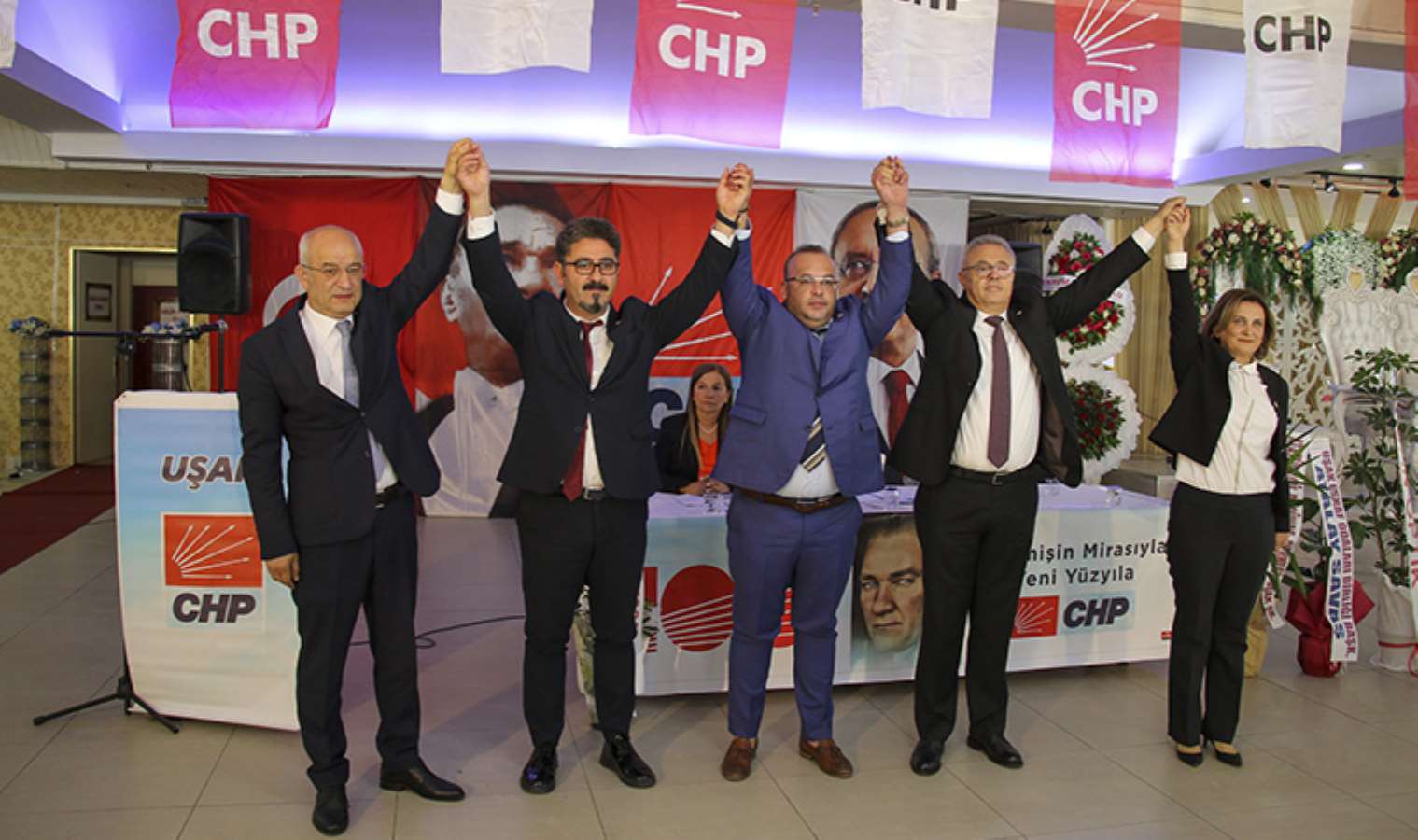 CHP Uşak'ta kongre heyecanı: Başkanlığa Sevinç Soyer Yazgan seçildi