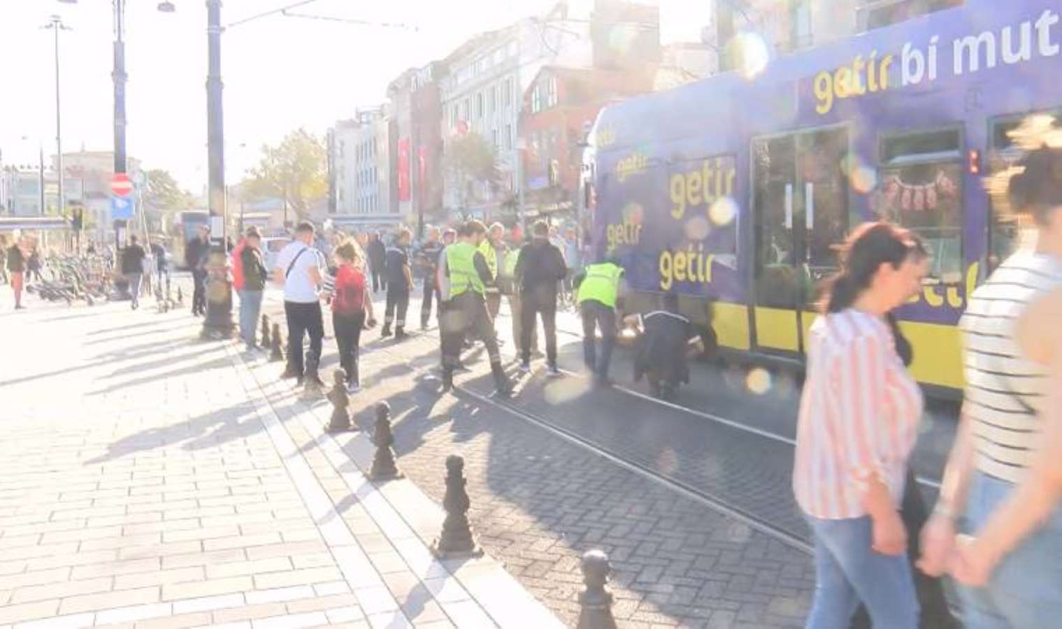 İstanbul'da tramvay raydan çıktı... İncelemeler sürüyor!