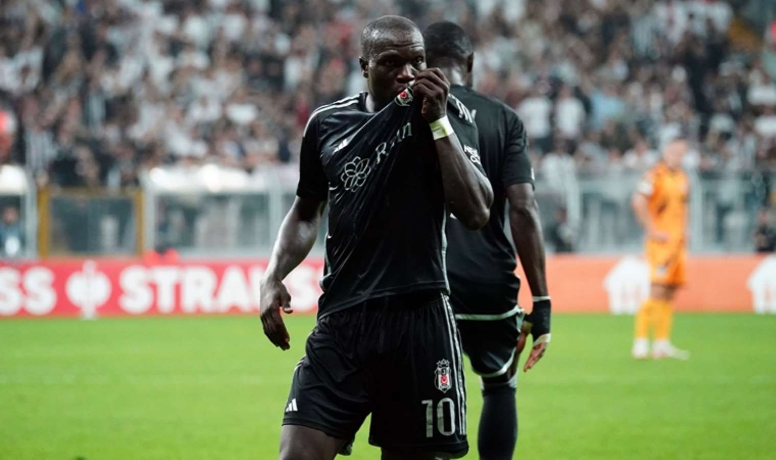 Vincent Aboubakar Fransız medyasına konuştu: Beşiktaşlı golcü başarısının sırrını açıkladı!