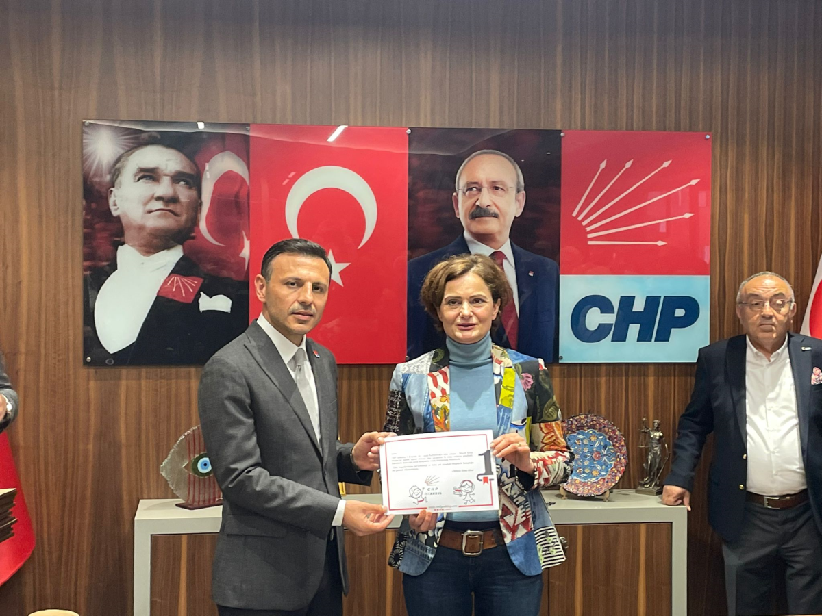 CHP İstanbul'da görev değişimi... Özgür Çelik mazbatasını aldı!