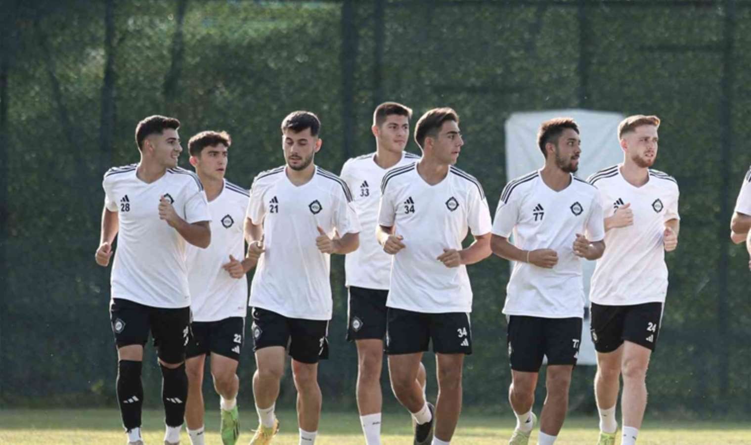 Altay'da futbolcular kazan kaldırdı!