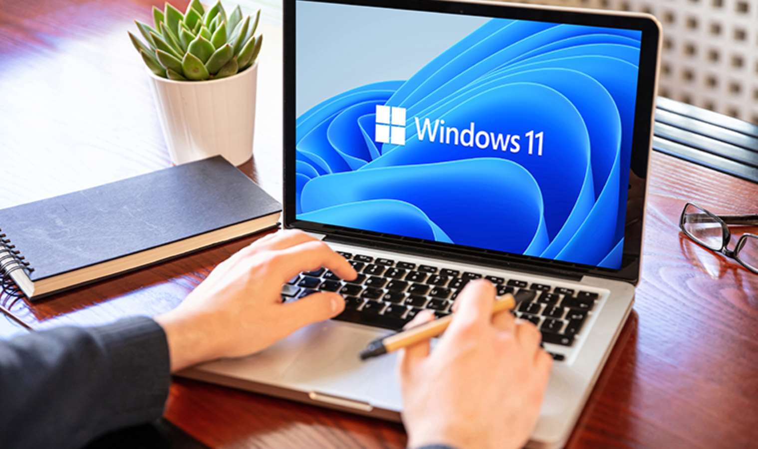 Windows 11 sistemlerinde görev çubuğu ekranın üst kısmına nasıl taşınır?