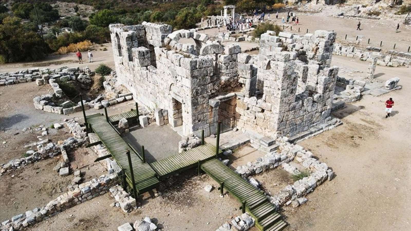 Arkeologları heyecanlandıran keşif: Kaunos Antik Kenti'nde türbe kalıntılarına rastlandı