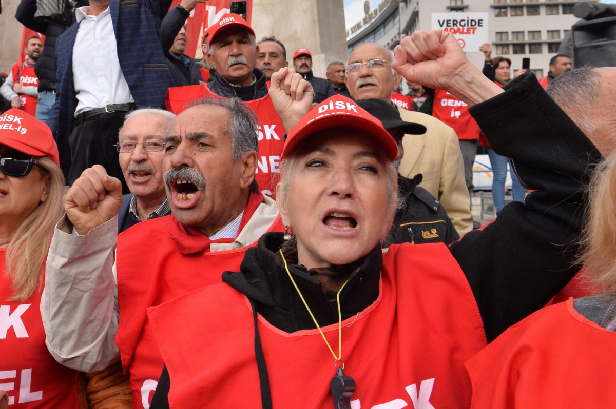 İktidarın 'halkın sofrasına' göz diktiğini söyleyen DİSK Başkanı Çerkezoğlu: Çekin elinizi