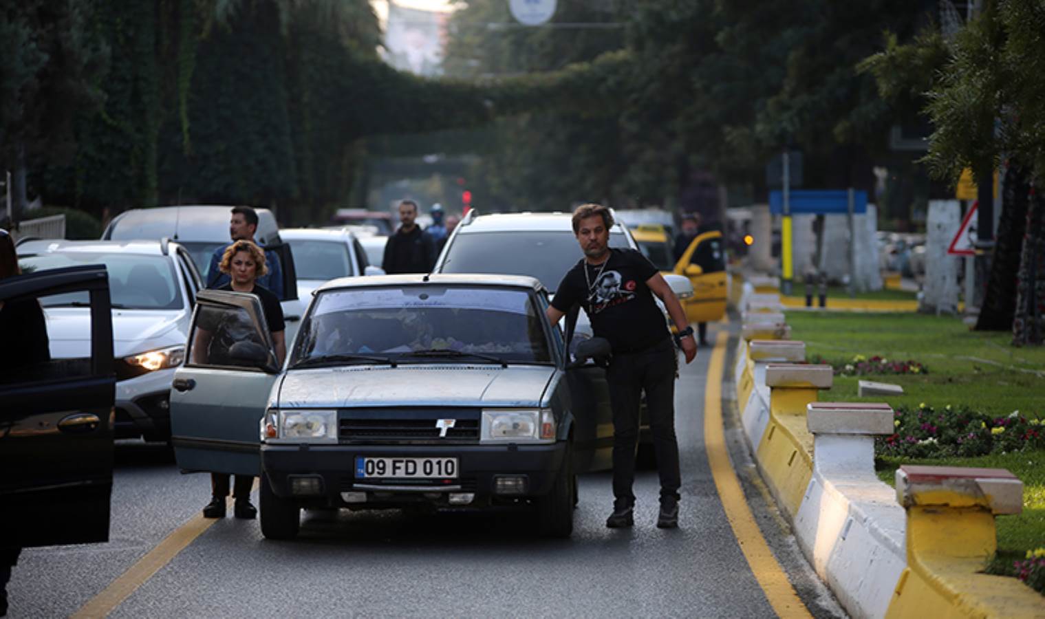 Türkiye Ata'sını andı... Saat 9'u 5 geçe hayat durdu