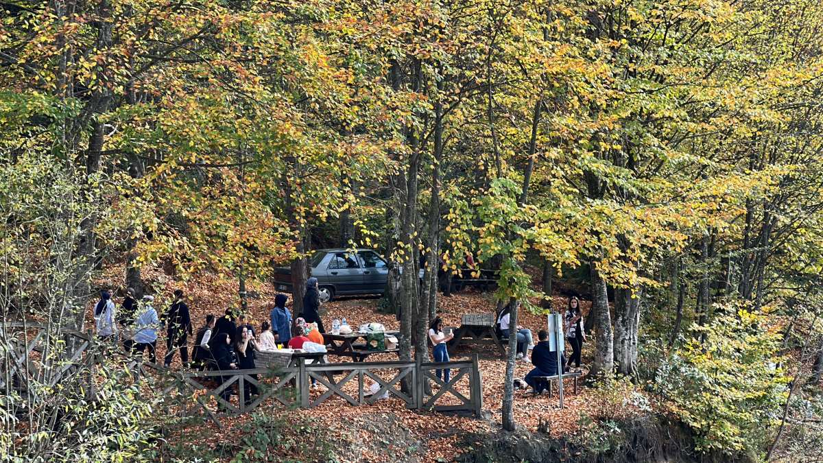 Sonbahar tutkunlarının yeni rotası Çamlıpınar Göleti