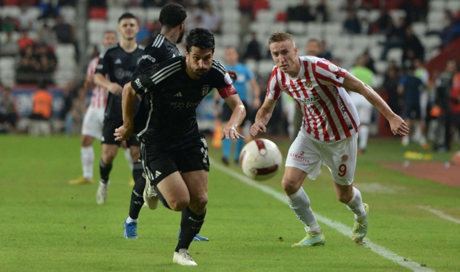 Spor yazarları Antalyaspor - Beşiktaş maçını yorumladı: 'Beşiktaş günden güne eriyor'