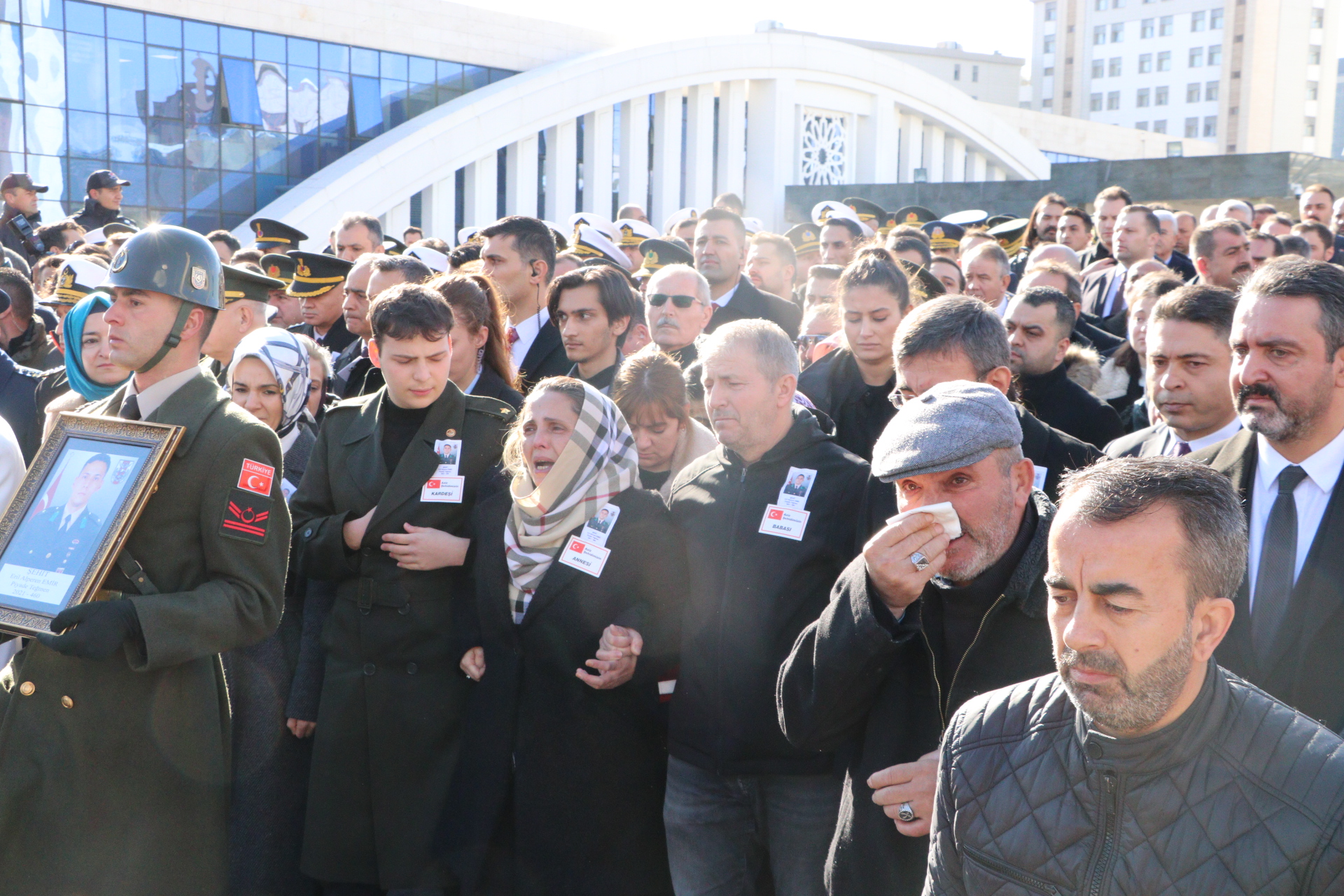 Şehit Teğmen Eril Alperen Emir, son yolculuğuna uğurlandı