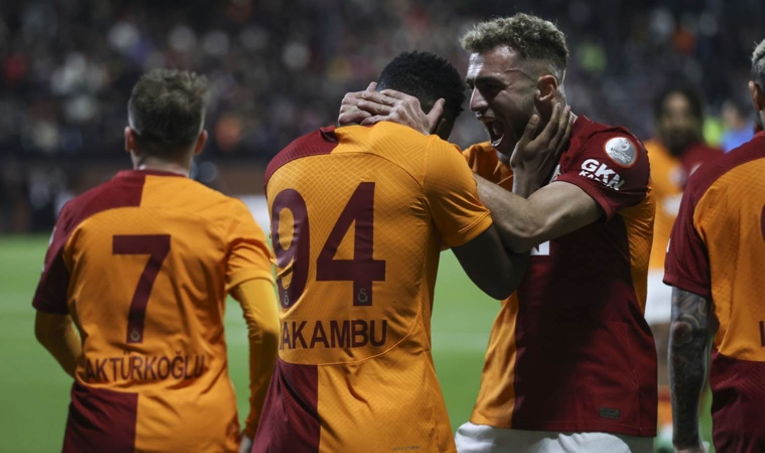 Rakamlar dudak uçuklattı: İngiltere Premier Lig, Süper Lig'in 23 katı!