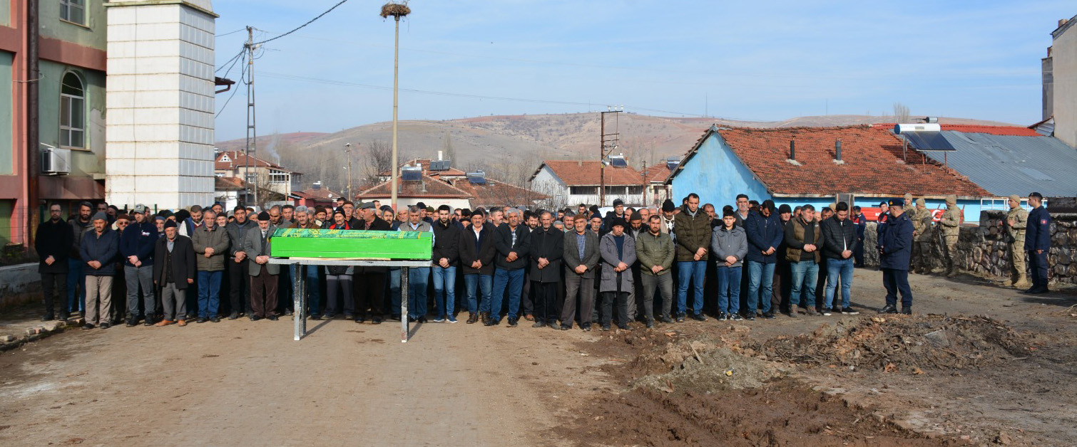 İki ailenin kavgasında ölen Salih, güvenlik önlemleri altında toprağa verildi