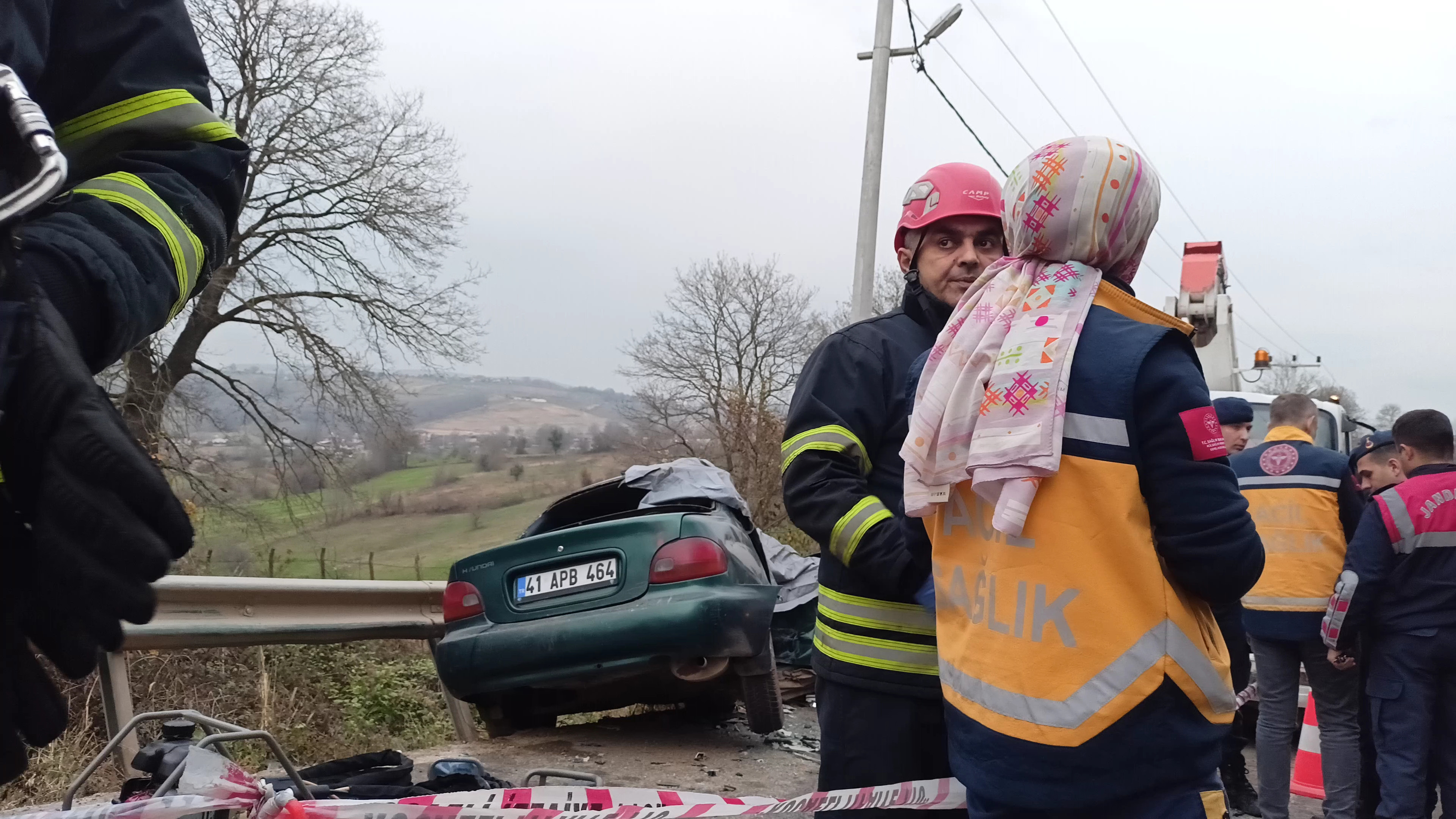 Elektrik bakım onarım kamyonuyla otomobil çarpıştı: 1 ölü