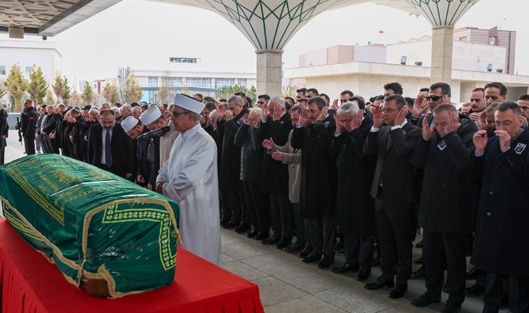CHP Genel Başkanı Özgür Özel, Fikret Güler'in cenaze törenine katıldı