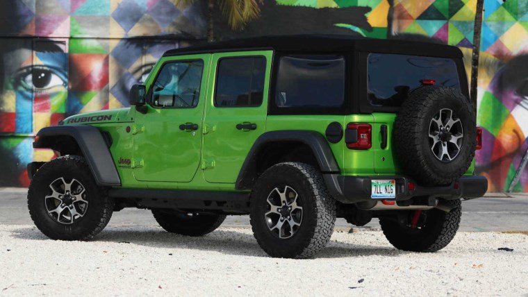 Jeep Wrangler Rubicon arazi sürüşleri için en iyi aile SUV'u seçildi