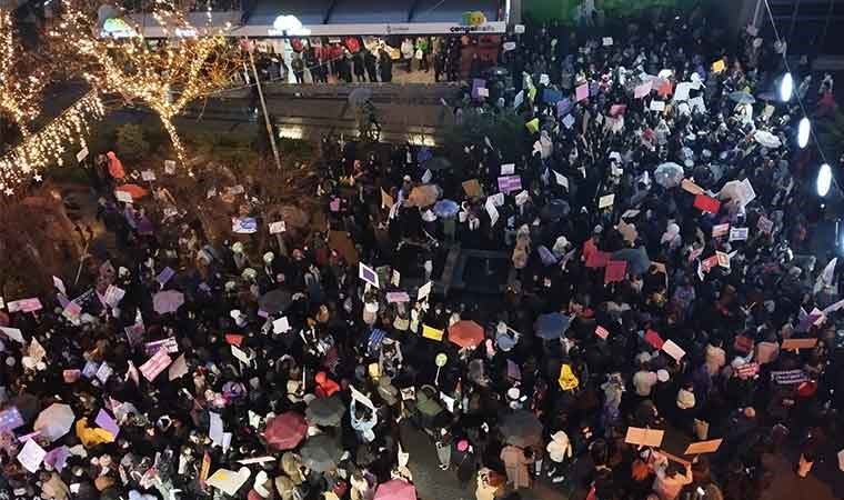 8 Mart'ta kadınlar sokaklara çıktı: Zübüklere karşı dişini sıkma yumruğunu sık