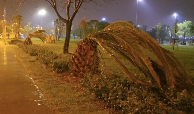 İstanbul’da sabah saatlerinde sağanak etkili oldu