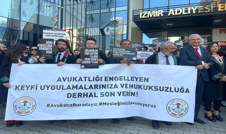 İzmir Barosu: Cumhuriyeti savunmaktan vazgeçmeyeceğiz